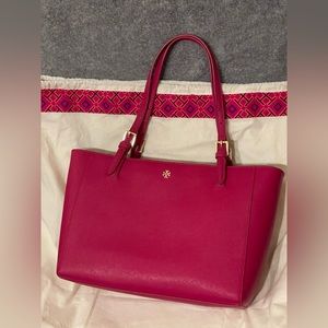 Tory Burch York Small Saffiano Leather tote Raspberry NWT